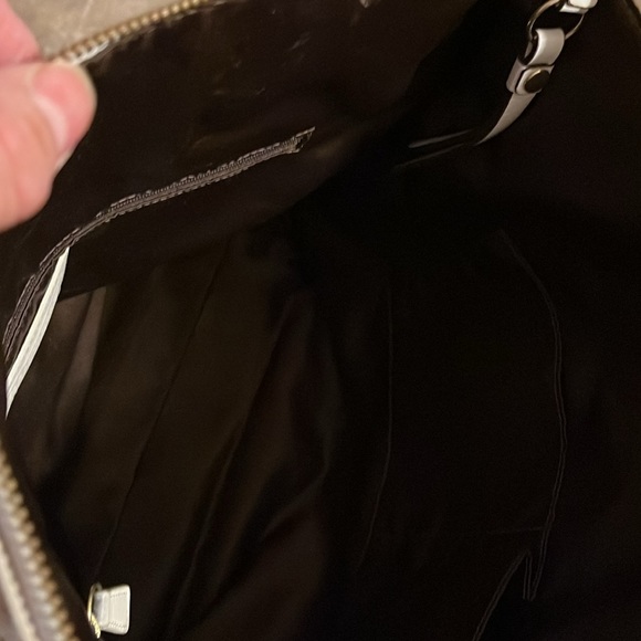 COACH LAURA NORTH SOUTH SIGNATURE TOTE F18336 - Picture 6 of 7